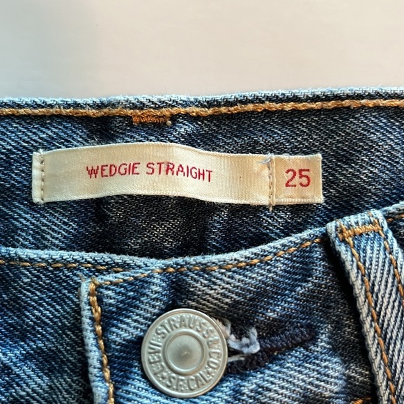 Levi’s Wedgie Straight High Rise Size 25 - Picture 10 of 16